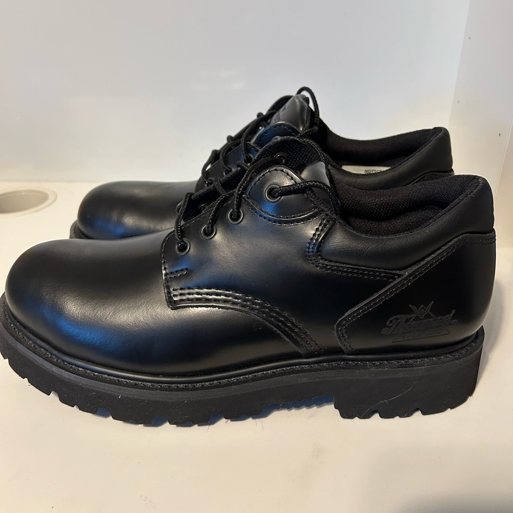 Thorogood black work shoes 9 1/2- NEW with box